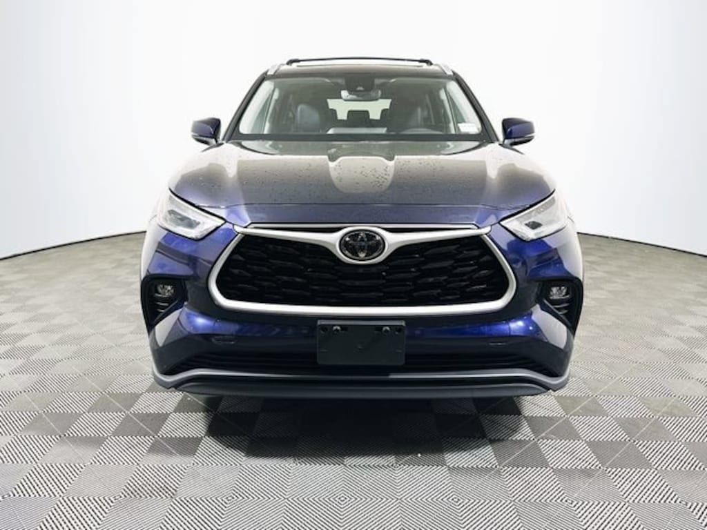 Used 2023 Toyota Highlander XLE SUV