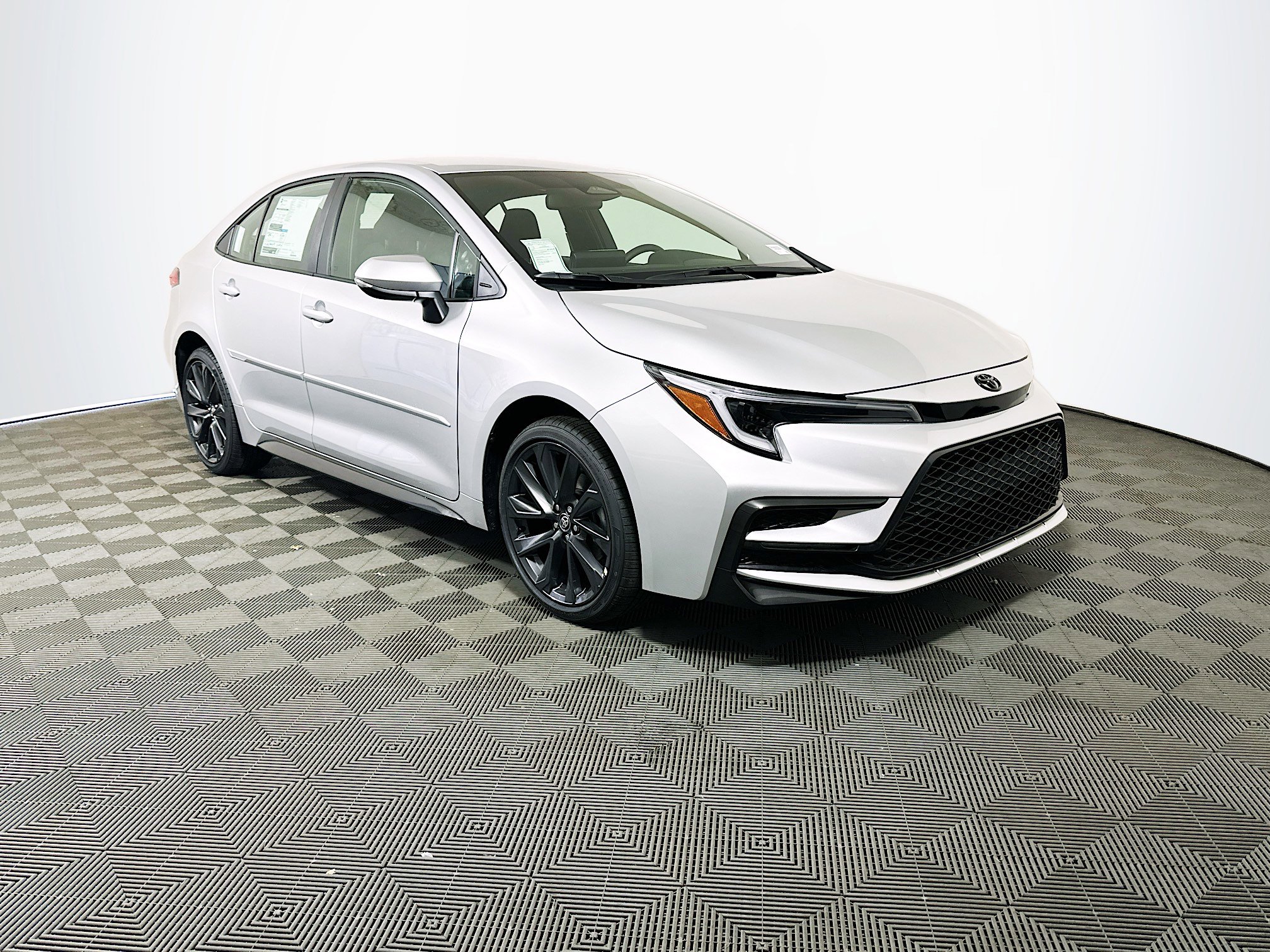 2026 Toyota Corolla SE CVT's photo