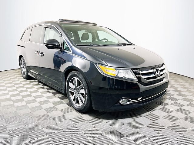 2016 Honda Odyssey Touring's photo