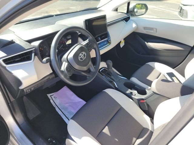 2025 Toyota Corolla LE photo 2