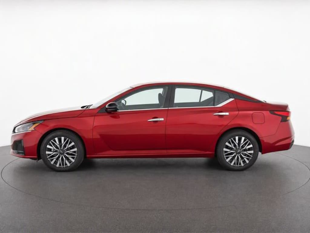 Used 2025 Nissan Altima SV Sedan