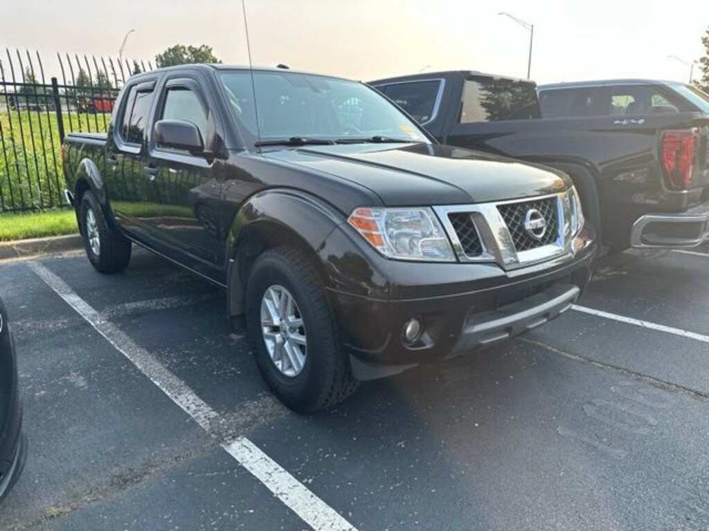 Used 2018 Nissan Frontier SV Truck Crew Cab