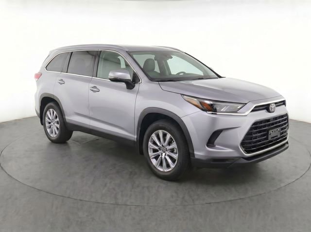 2025 Toyota Grand Highlander XLE FWD's photo