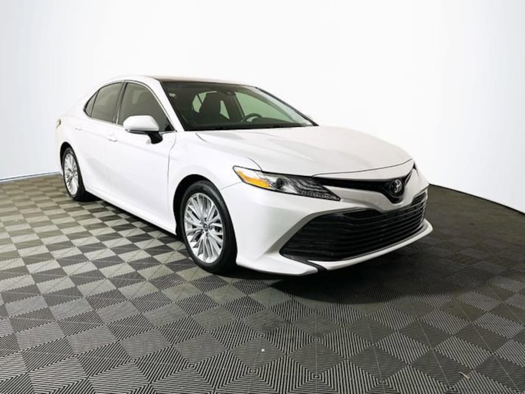 Used 2019 Toyota Camry XLE Sedan