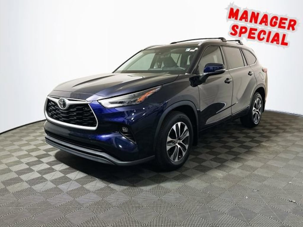 Used 2022 Toyota Highlander XLE SUV