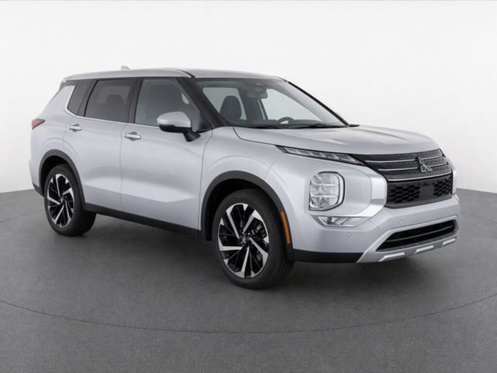 Used 2024 Mitsubishi Outlander SE SUV