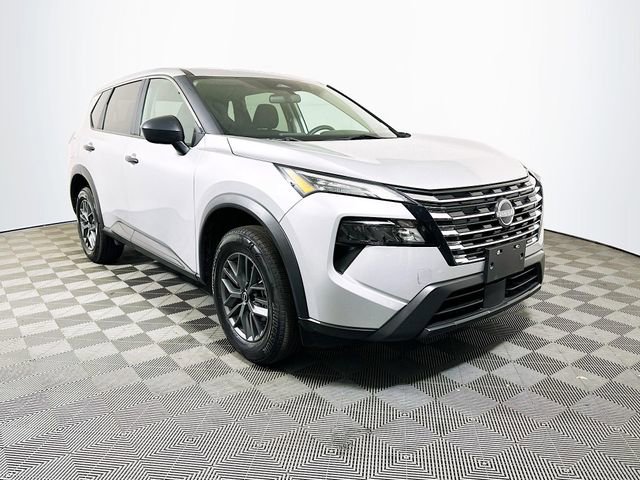 2024 Nissan Rogue S's photo