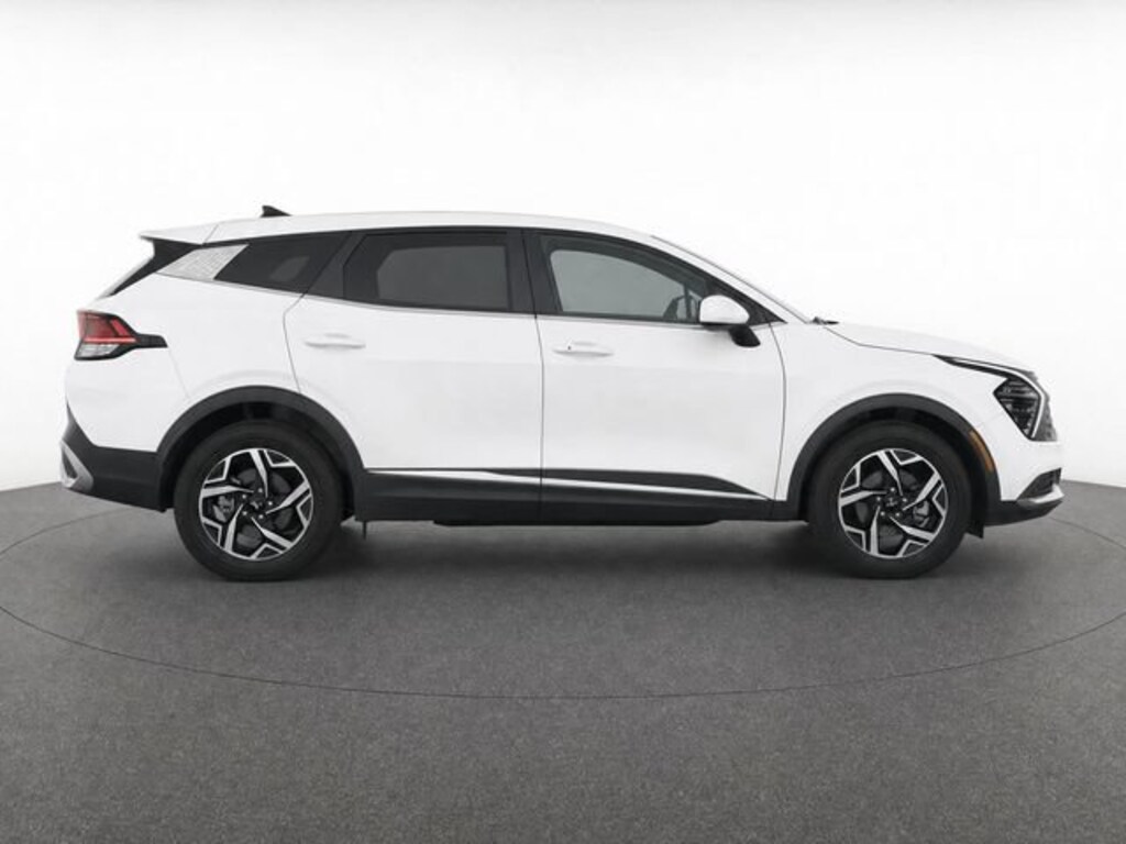 Used 2024 Kia Sportage LX SUV
