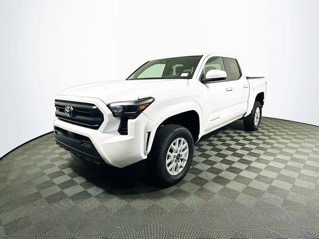 2024 Toyota Tacoma SR5 photo 3