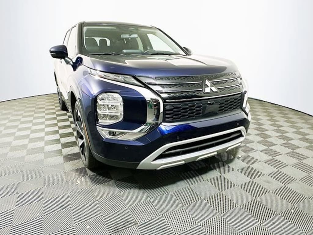 Used 2024 Mitsubishi Outlander SE SUV