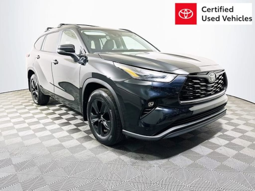 Used 2025 Toyota Highlander Hybrid XLE SUV
