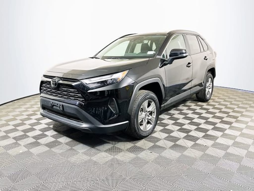 Used 2025 Toyota RAV4 XLE SUV