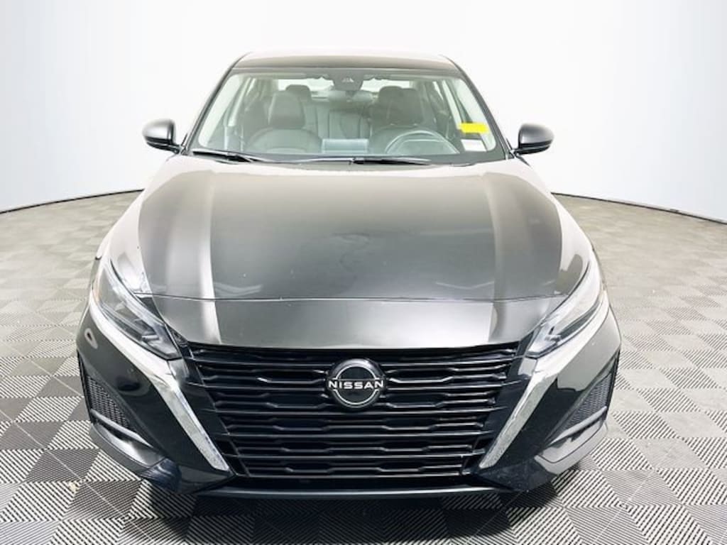 Used 2024 Nissan Altima 2.5 SV Sedan