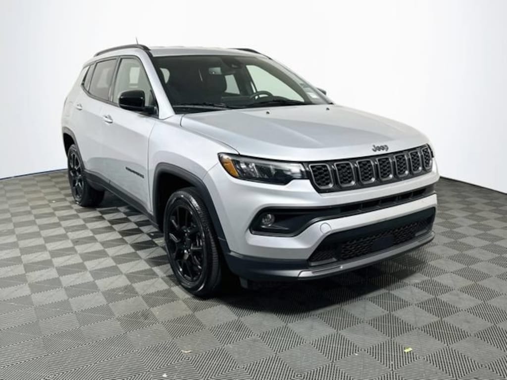 Used 2025 Jeep Compass Latitude SUV