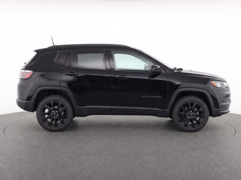Used 2025 Jeep Compass Latitude SUV