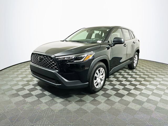 2025 Toyota Corolla Cross L photo 3