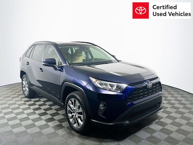 2020 Toyota RAV4 XLE Premium's photo
