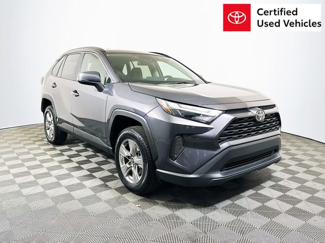 2024 Toyota RAV4 XLE's photo