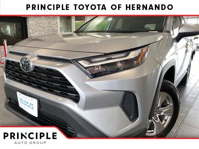 Used 2022 Toyota RAV4 XLE with VIN 2T3W1RFV5NW204925 for sale in Hernando, MS