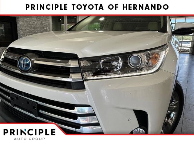 Used 2017 Toyota Highlander Limited with VIN 5TDDGRFHXHS023289 for sale in Hernando, MS