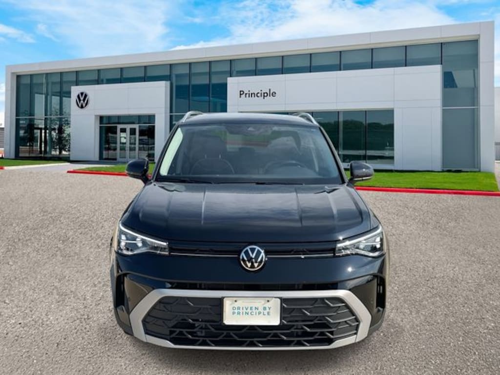 New 2025 Volkswagen Taos 1.5T SE SUV