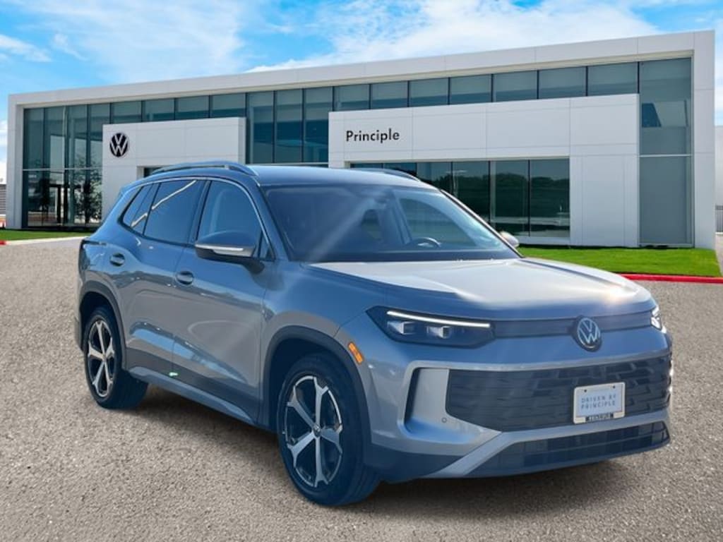 New 2026 Volkswagen Tiguan 2.0T SE SUV