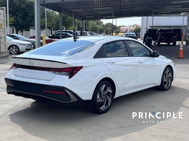 2025 Hyundai Elantra SEL - Photo 11