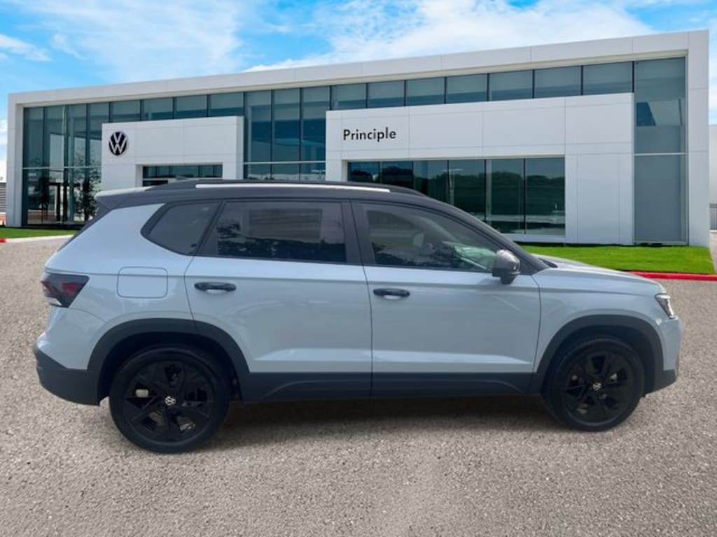 New 2026 Volkswagen Taos 1.5T SE Black SUV