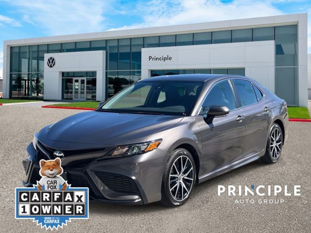 Used 2023 Toyota Camry SE Sedan