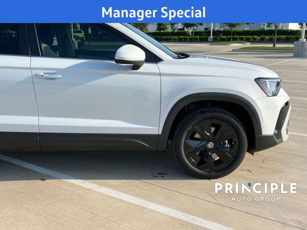 New 2025 Volkswagen Taos 1.5T SE SUV