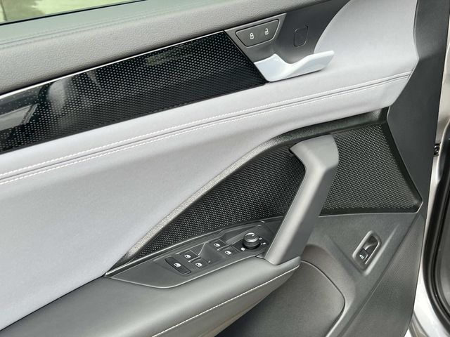 2026 Volkswagen Tiguan SE - Photo 10