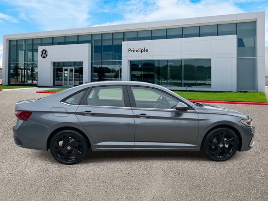 New 2026 Volkswagen Jetta 1.5T SE Sedan