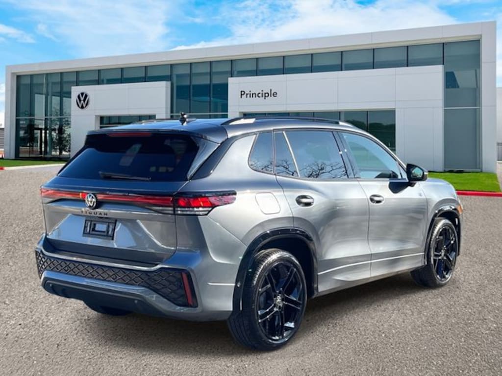 New 2026 Volkswagen Tiguan 2.0T SE R-Line Black SUV