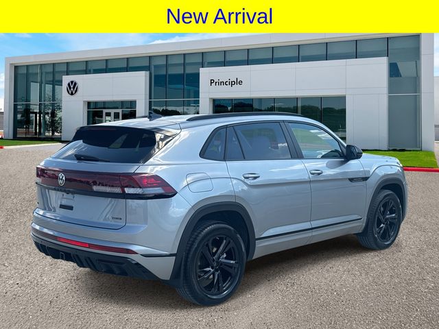 2026 Volkswagen Atlas Cross Sport SEL R-Line photo 2