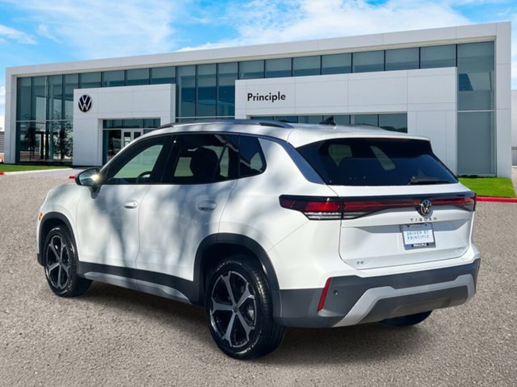 New 2026 Volkswagen Tiguan 2.0T SE SUV