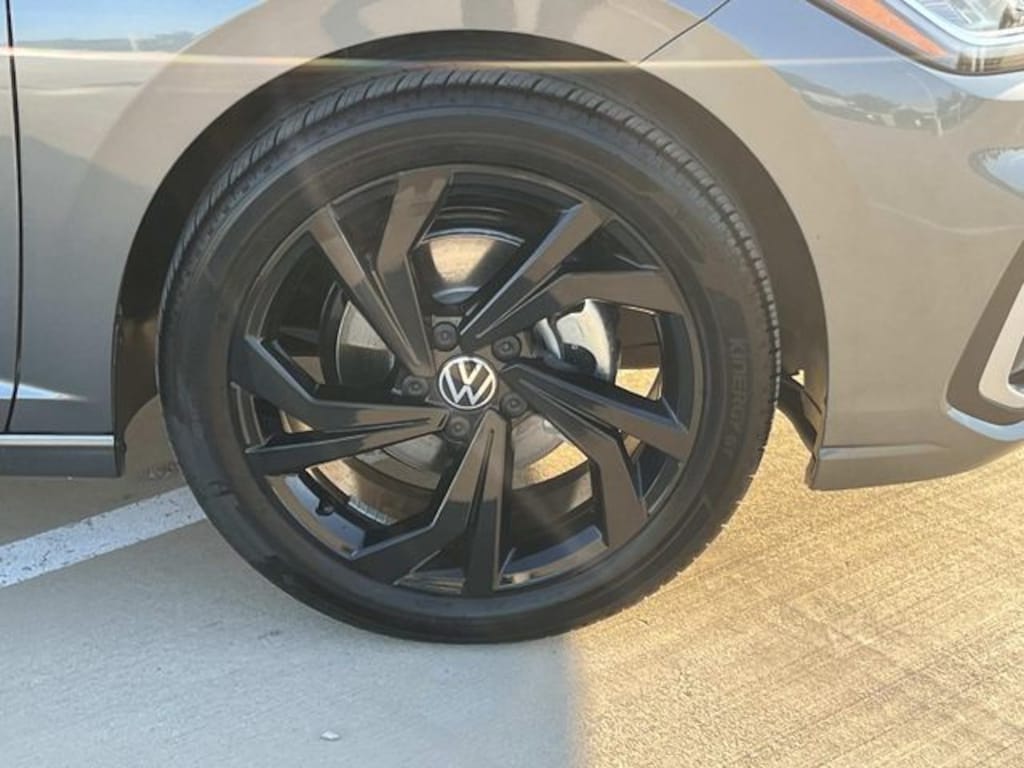 New 2026 Volkswagen Jetta 1.5T SE Sedan