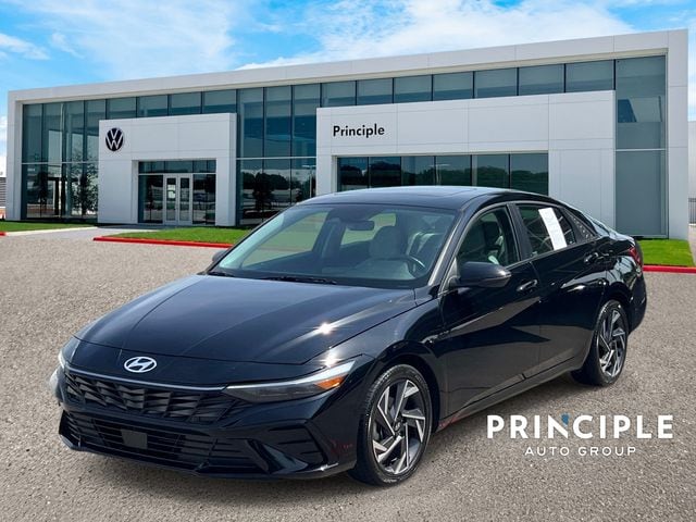 Used 2025 Hyundai Elantra Limited