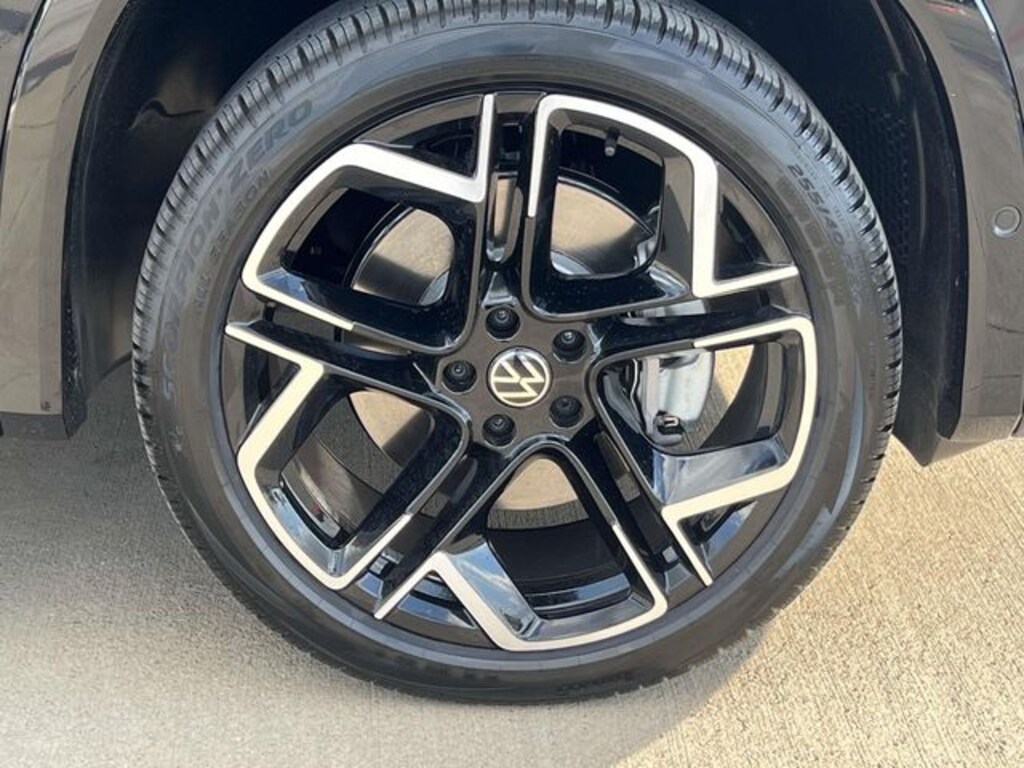 New 2026 Volkswagen Tiguan 2.0T SEL R-Line Turbo SUV