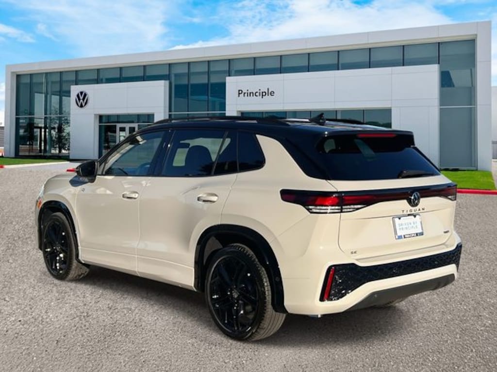 New 2026 Volkswagen Tiguan 2.0T SE SUV