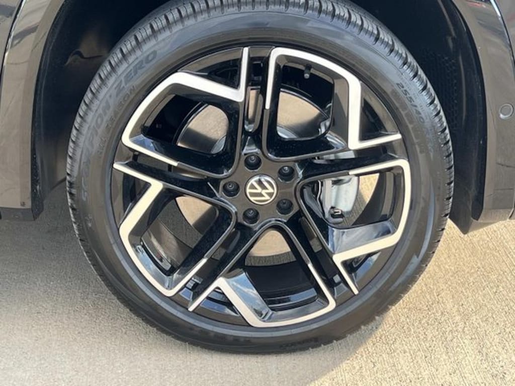 New 2026 Volkswagen Tiguan 2.0T SEL R-Line Turbo SUV