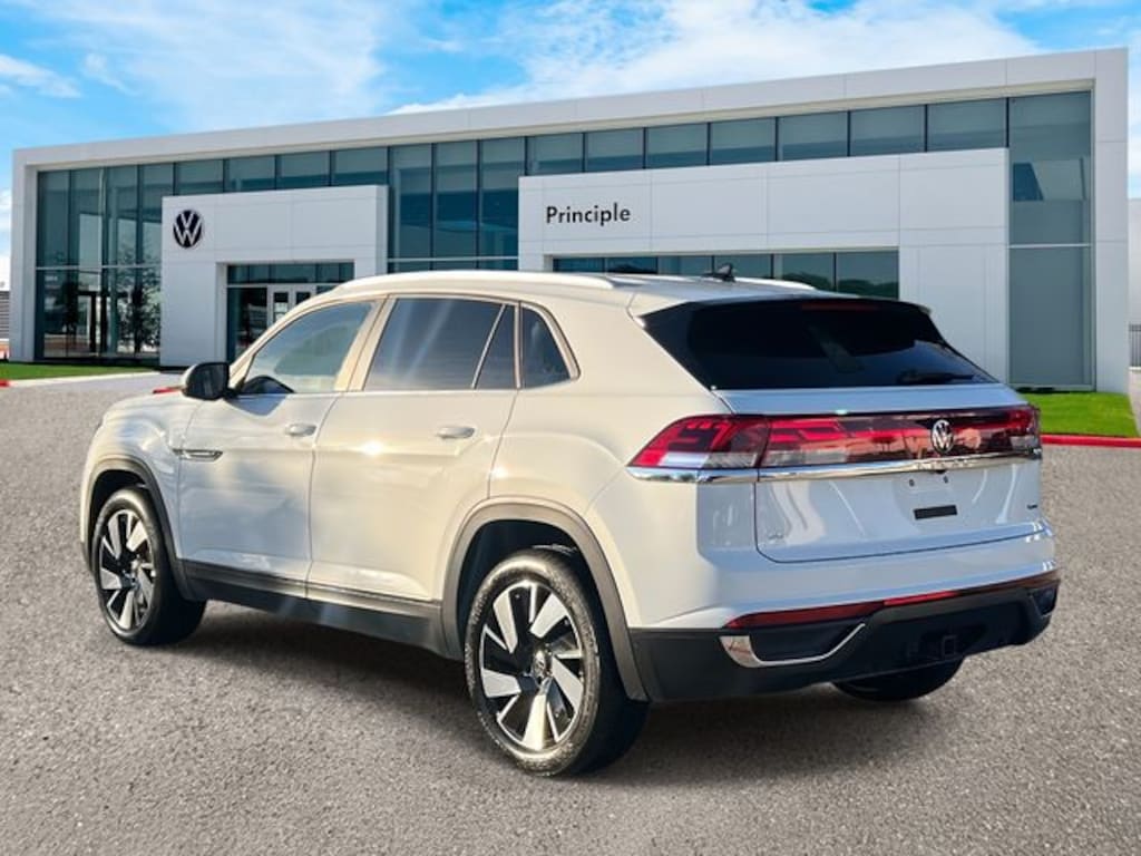 Used 2025 Volkswagen Atlas Cross Sport 2.0T SE w/Technology SUV