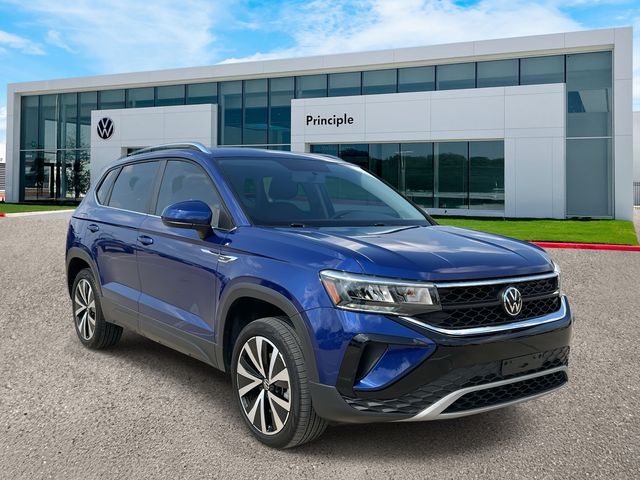 2022 Volkswagen Taos SE photo 3
