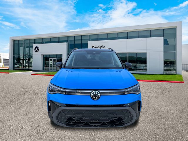 2025 Volkswagen Taos SE photo 2