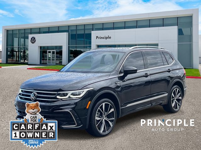 2023 Volkswagen Tiguan SEL R-LINE's photo