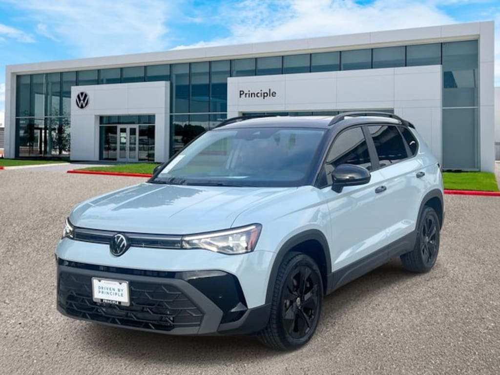New 2026 Volkswagen Taos 1.5T SE Black SUV