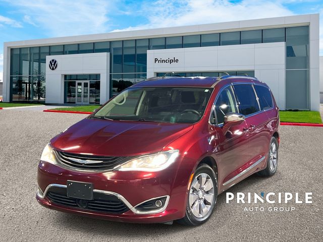 2018 Chrysler Pacifica Hybrid Limited's photo