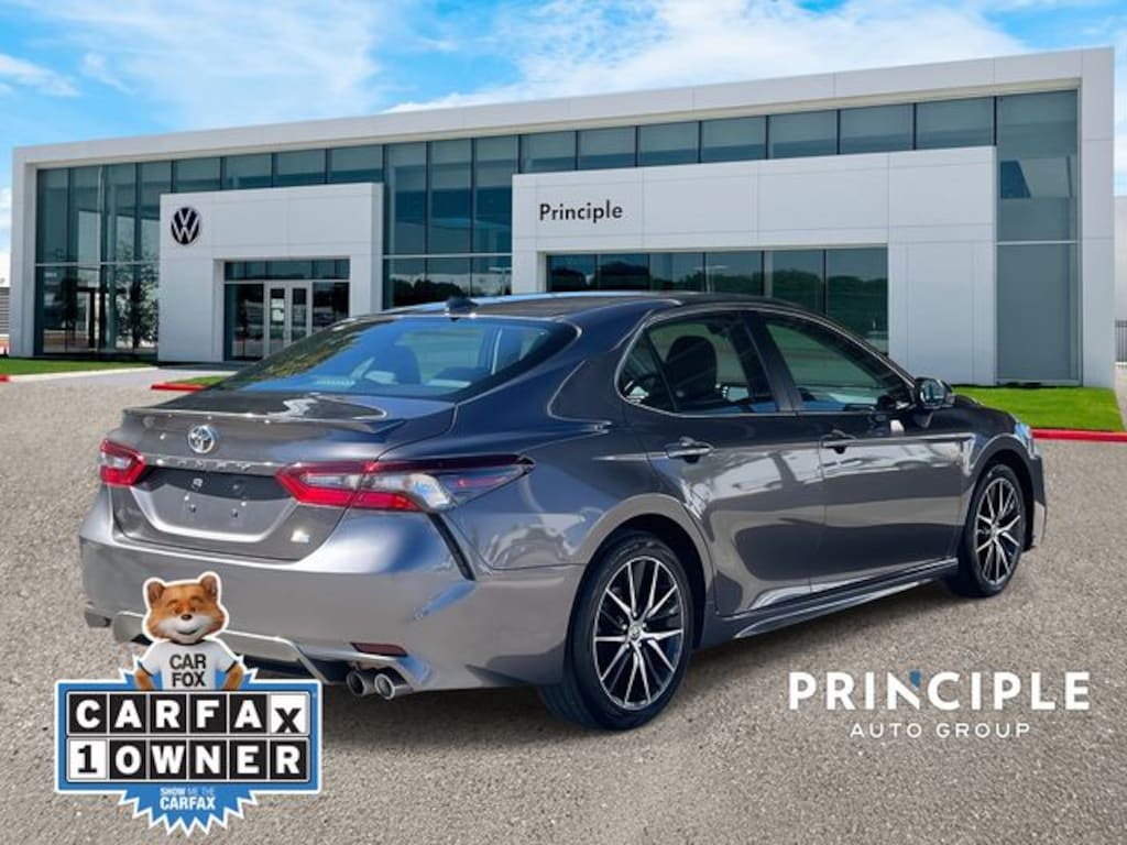 Used 2023 Toyota Camry SE Sedan