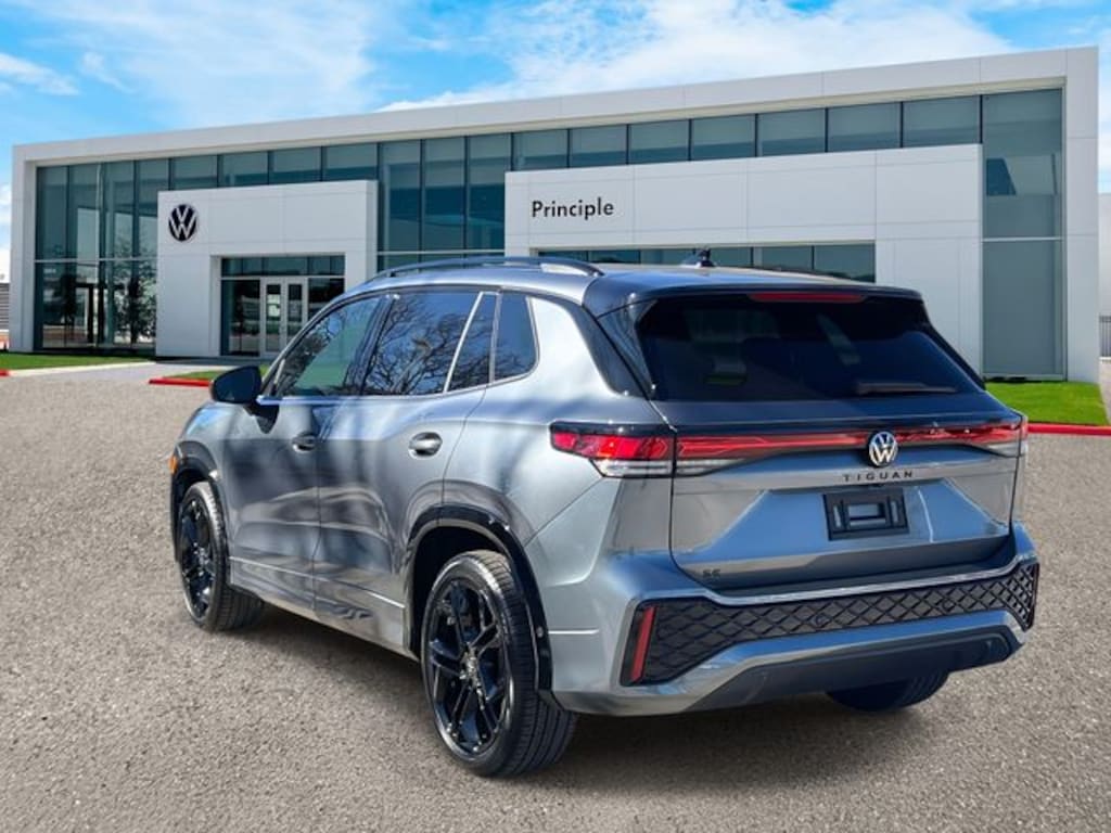 New 2026 Volkswagen Tiguan 2.0T SE R-Line Black SUV