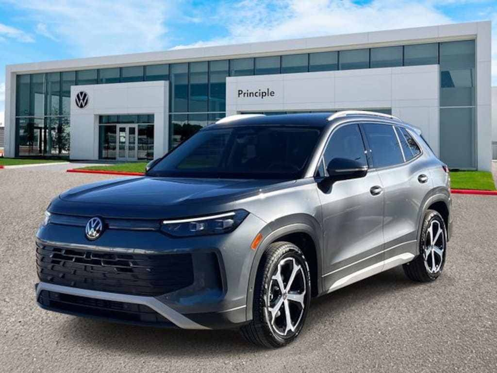 New 2026 Volkswagen Tiguan 2.0T SE SUV