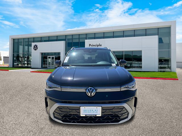 2025 Volkswagen Taos SE photo 2